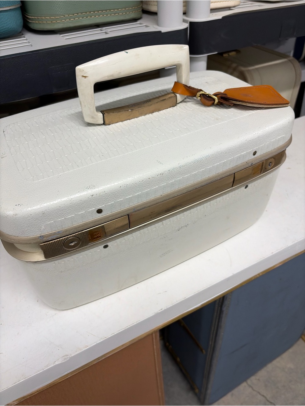 Samsonite Horizon White Vintage Traincase  Makeup Case Vanity with Gold Trim - Picture 2 of 10